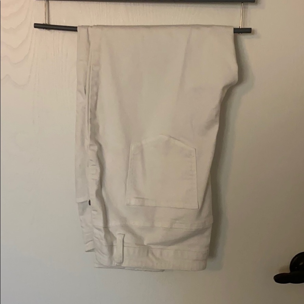 White jean Capri